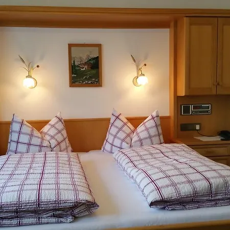 Bed & Breakfast Bergkristall 2*