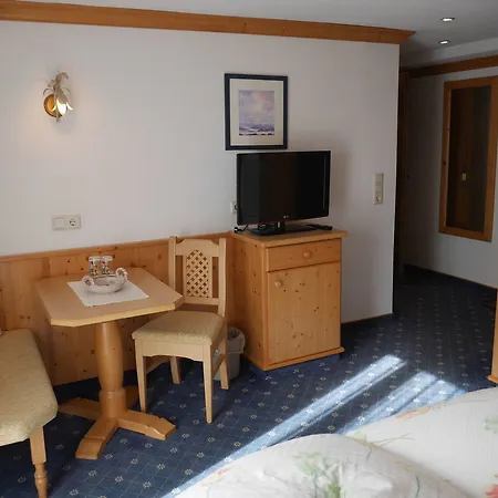 Bergkristall Bed & Breakfast 2*
