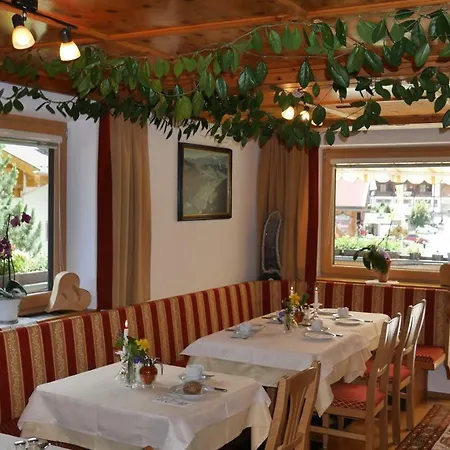Bed & Breakfast Bergkristall 2*