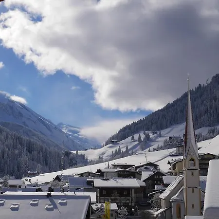 Alojamento de Acomodação e Pequeno-almoço Bergkristall 3*