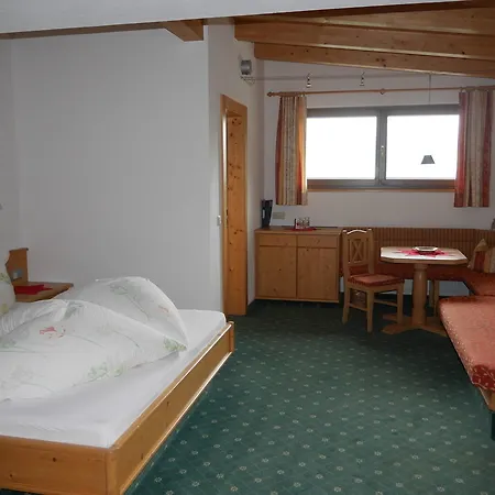 Bed & Breakfast Bergkristall 2*