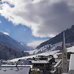 Panzió Bergkristall 3*